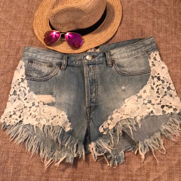 Free People Pants - Free People frayed jean shorts with lace detail!